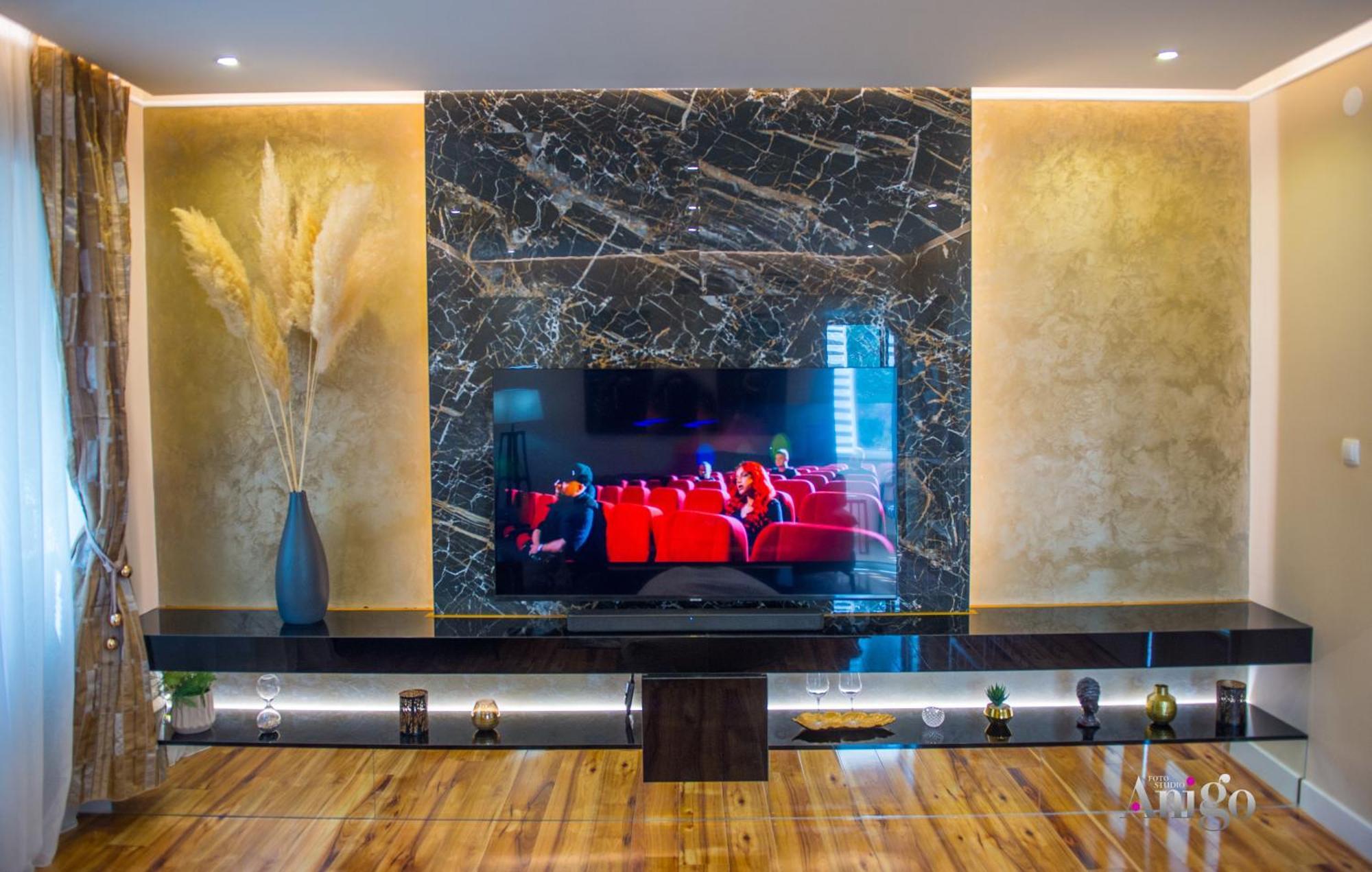 Luxury Apartment Black And Gold Mostar Exterior photo